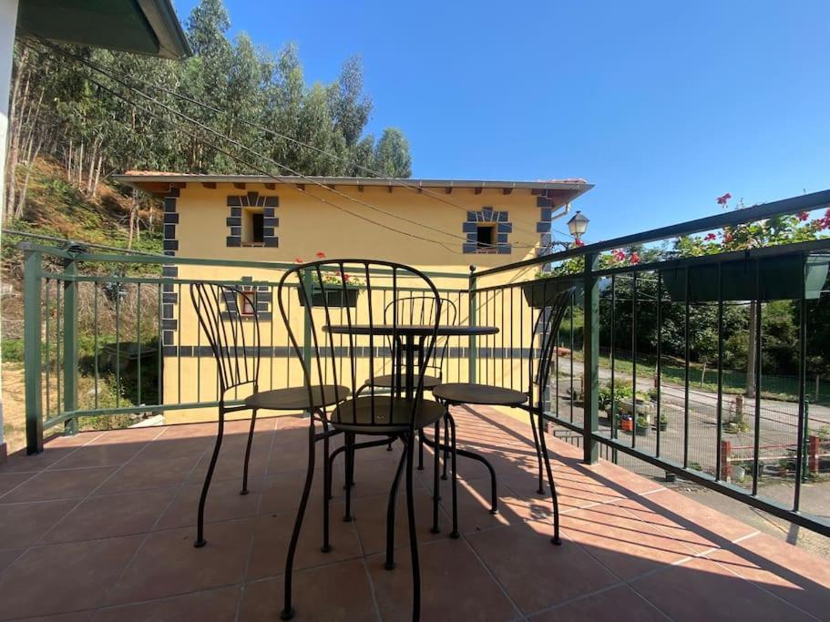 Casa En Montealegre Reformada Y Acogedora Sámano Exterior photo